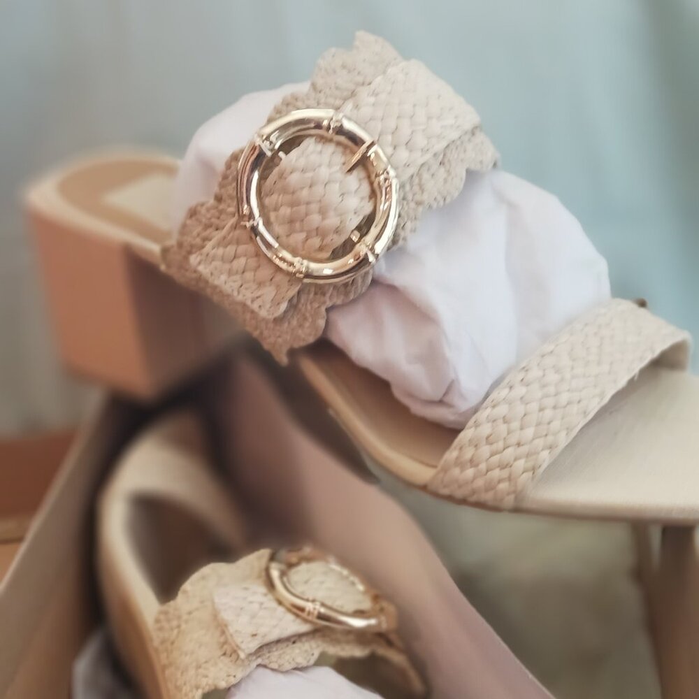 BRAND NEW IN BOX dolce vita  Zophy Ivory Raffia  Slide Sandal With Gold Loop